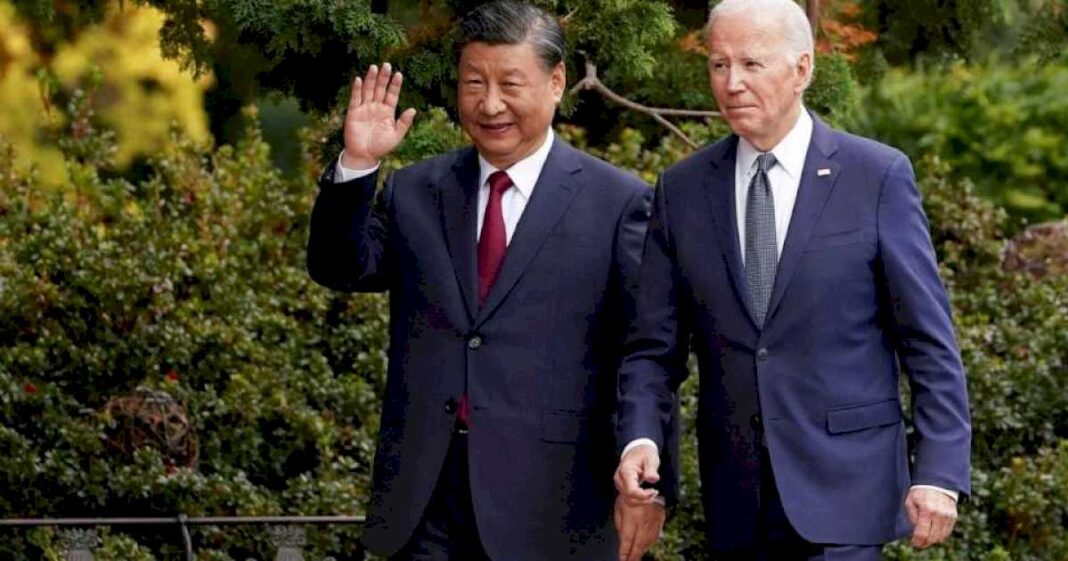 ovacion-de-empresarios-estadounidenses-a-xi-jinping