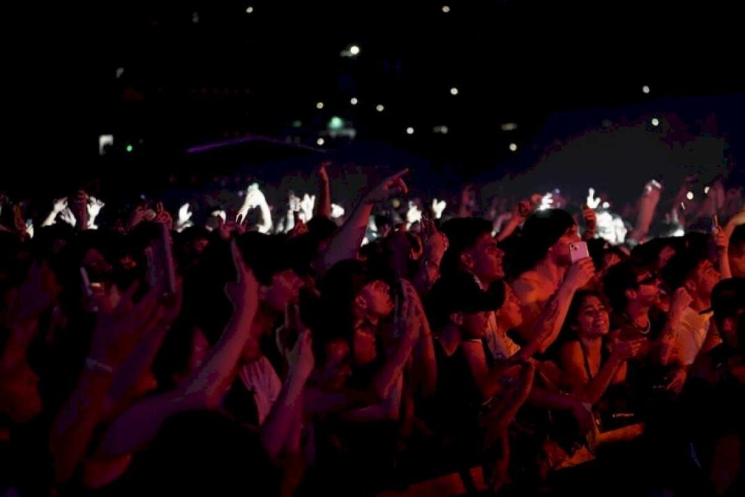 duki-hizo-vibrar-el-estadio-de-river,-repleto,-en-una-noche-historica-para-la-musica-urbana