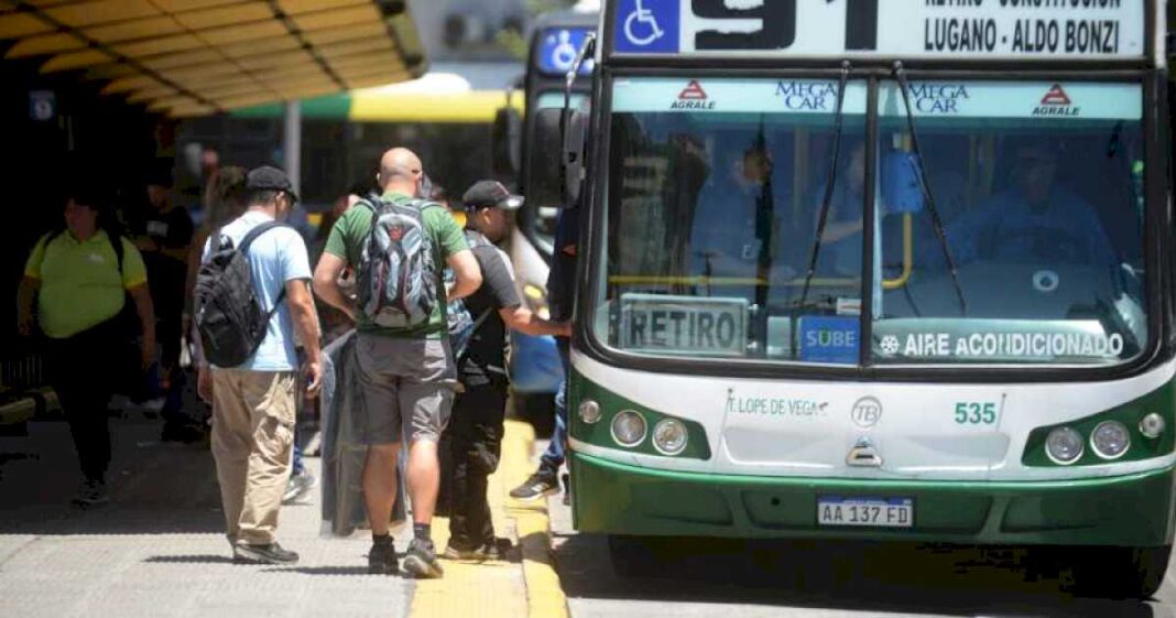 transporte-publico:-el-gobierno-resolvio-que-las-tarifas-de-trenes-y-colectivos-aumentaran-todos-los-meses-segun-la-inflacion