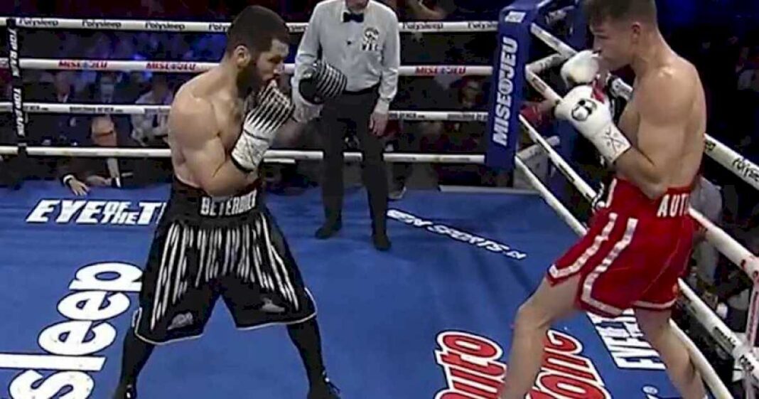 artur-beterbiev-demolio-a-callum-smith,-conservo-su-implacable-record-y-retuvo-sus-tres-coronas-del-mundo