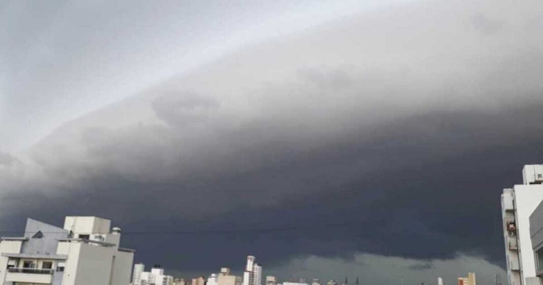 alerta-meteorologica-por-tormentas-y-fuertes-vientos-en-10-provincias