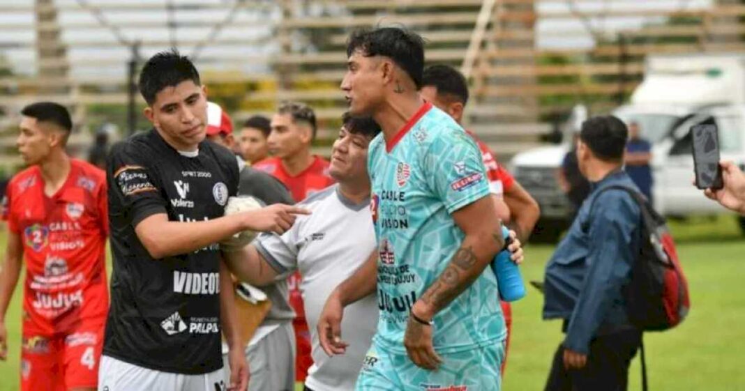 torneo-regional:-fracturo-de-una-pina-la-mandibula-de-un-rival,-fue-preso-y-lo-suspenden-por-apenas-cuatro-fechas