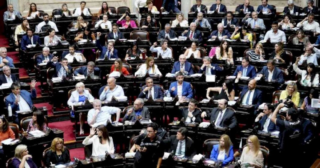 de-fundieron-el-omnibus-a-la-cronica-de-una-muerte-anunciada-y-los-jeques-de-sus-negociados:-las-reacciones-politicas-tras-la-caida-de-la-sesion-de-la-ley-omnibus-en-el-congreso