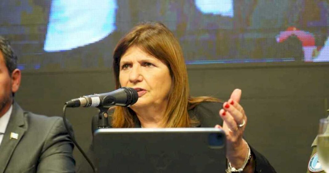 patricia-bullrich-presento-el-protocolo-de-uso-de-armas-de-fuego-para-las-fuerzas-de-seguridad,-pero-por-ahora-solo-regira-para-prefectura