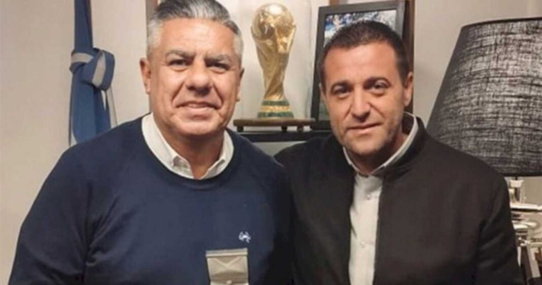 carlos-tevez-mostro-la-carta-documento-que-le-mando-el-arbitro-dovalo-y-le-pego-fuerte-a-toviggino