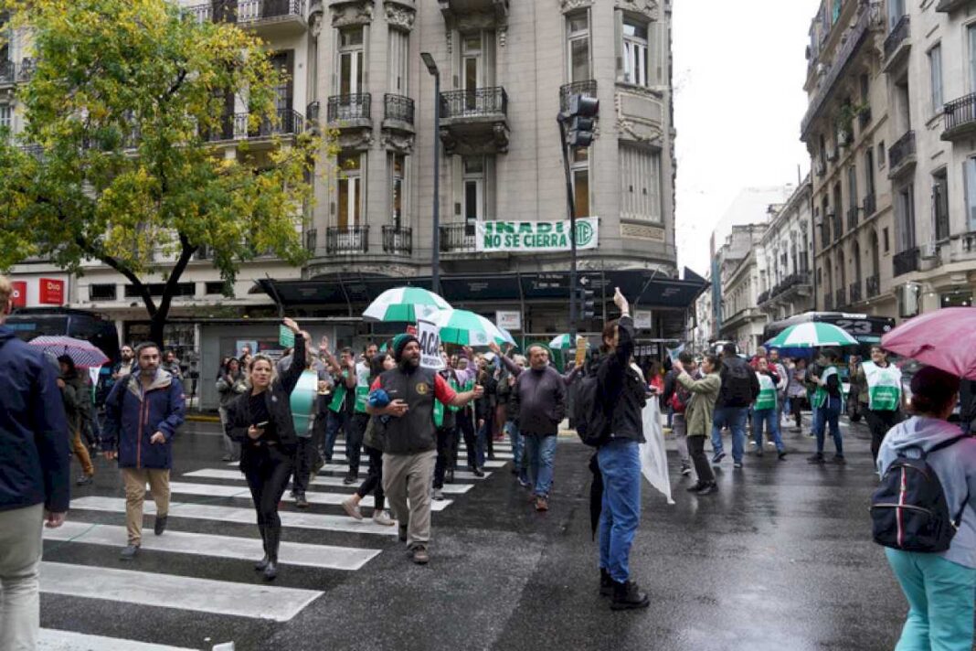 tras-las-protestas-en-organismos-publicos,-los-estatales-de-ate-convocan-a-un-paro-nacional-para-este-viernes