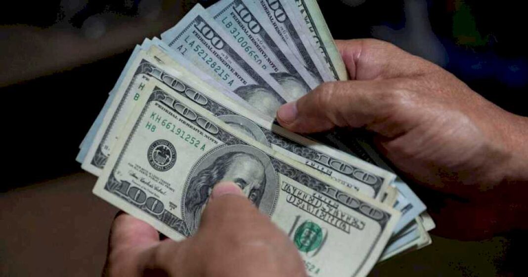 dolar-hoy:-a-cuanto-cotizan-el-oficial-y-sus-diferentes-tipos-de-cambio-este-viernes-05-de-abril