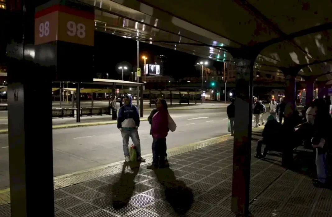 arranco-el-segundo-paro-general-contra-milei:-no-funcionan-subtes,-trenes,-colectivos-ni-bancos