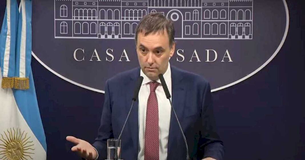 el-gobierno-de-milei-diferencio-la-inflacion-de-abril-del-ultimo-dato-de-un-digito-de-alberto-fernandez:-habia-un-monton-de-precios-pisados-y-congelados