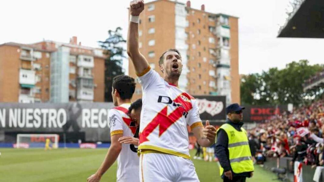 el-rayo-acaricia-la-salvacion-en-la-temporada-de-su-centenario