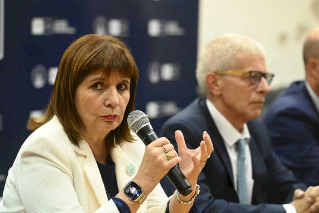 tras-el-rechazo-a-patricia-bullrich,-ahora-el-gobierno-manda-a-sandra-pettovello-a-la-justicia-para-ser-querellante-en-la-causa-de-las-extorsiones-piqueteras