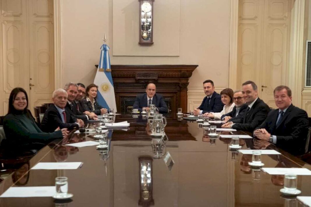 guillermo-francos-hablo-por-primera-vez-como-jefe-de-gabinete:-el-presidente-me-eligio-a-mi-porque-con-la-politica-argentina-se-le-hace-complicado,-no-la-entiende