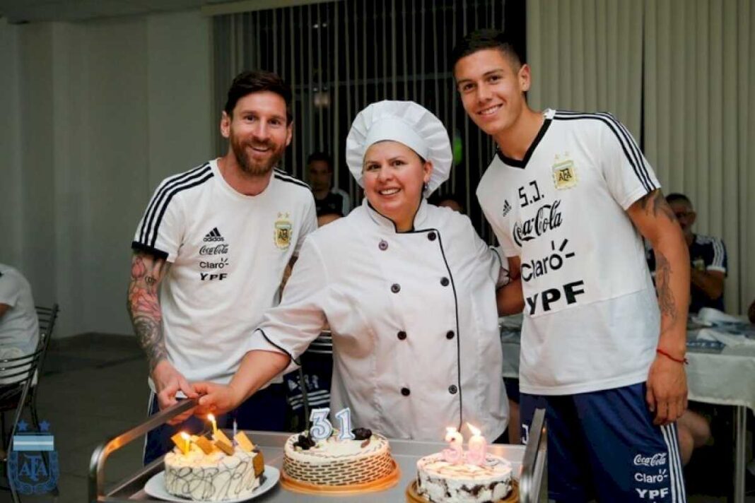 messi-cumple-37-anos:-otro-festejo-con-la-seleccion-argentina,-pero-con-la-extrana-sensacion-de-haber-cumplido-(casi)-todos-los-deseos