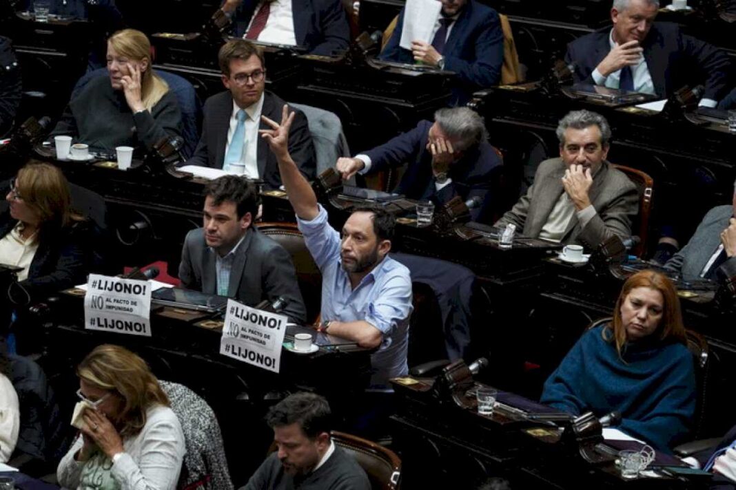 en-plena-negociacion-por-la-ley-bases,-javier-milei-volvio-a-acusar-de-golpistas-a-los-diputados-de-la-oposicion