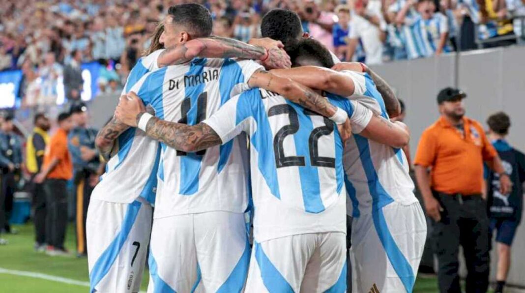 la-seleccion-argentina-enfrenta-a-peru-en-la-copa-america-sin-messi-ni-scaloni:-hora,-donde-ver-y-formaciones