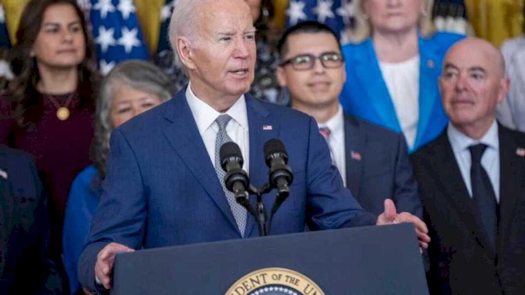 las-claves-del-nuevo-plan-de-biden-que-dara-estatus-legal-a-medio-millon-de-migrantes