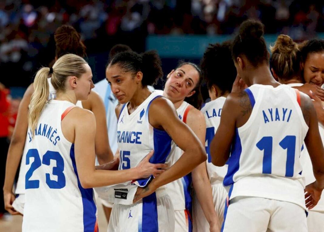 juegos-olimpicos-de-paris-2024:-estados-unidos-paso-del-susto-mas-grande-a-su-octava-medalla-dorada-en-un-epico-final-ante-francia-en-basquet-femenino