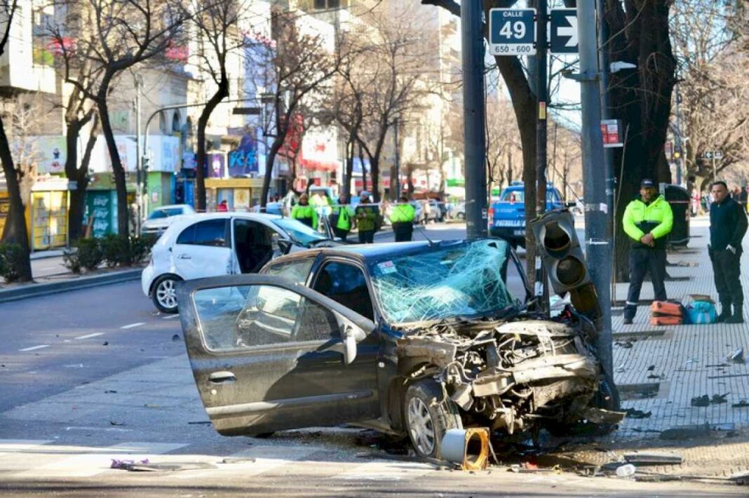 el-auto-que-cruzo-en-rojo-y-mato-a-una-medica-en-la-plata-era-conducido-por-un-abogado