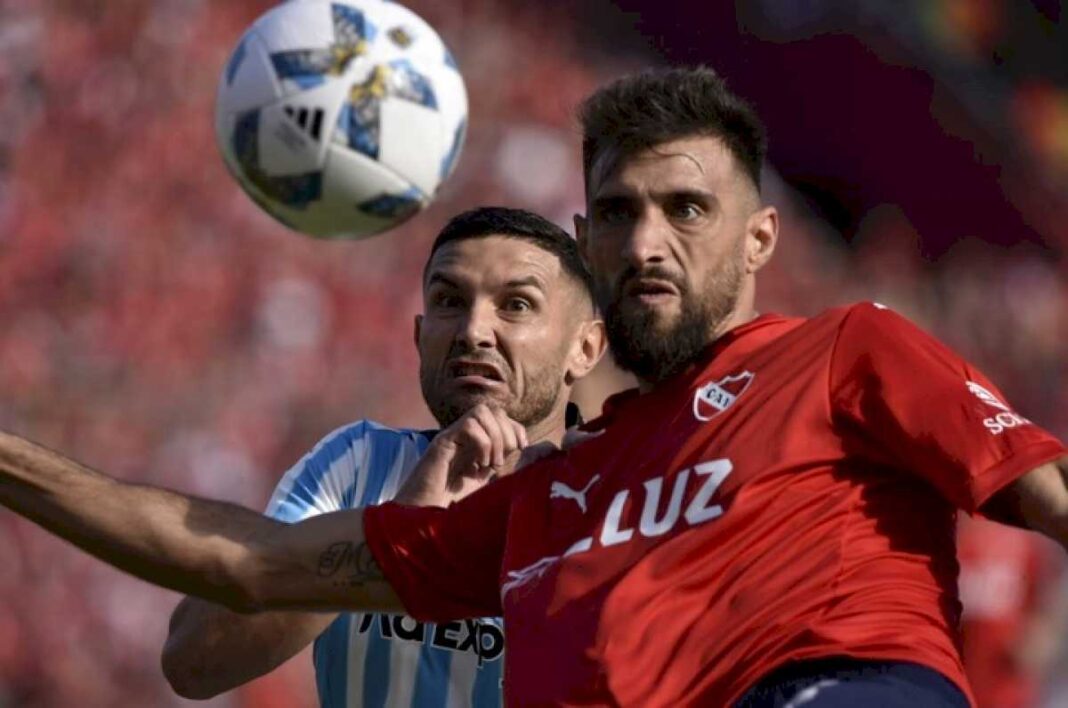 el-clasico-de-avellaneda-de-los-opuestos:-el-racing-arrollador-rinde-examen-contra-un-independiente-que-crece-en-solidez