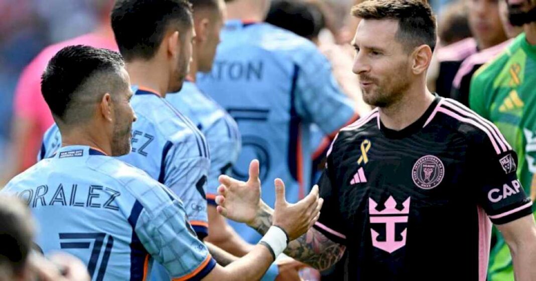 lionel-messi-fue-al-bronx-con-inter-miami-y-tuvo-un-hostil-recibimiento-en-su-primera-vez-en-el-yankee-stadium