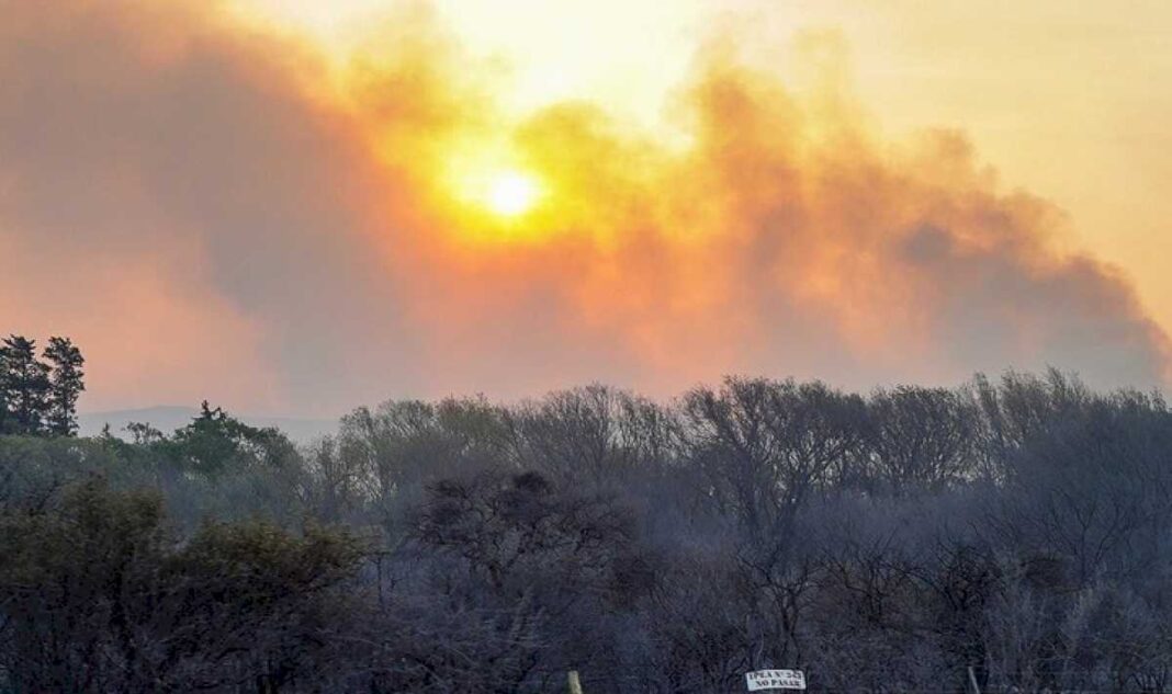 de-repente-se-puso-todo-raro:-la-maestra-que-perdio-su-casa-por-los-incendios-en-cordoba-cuando-el-viento-se-dio-vuelta