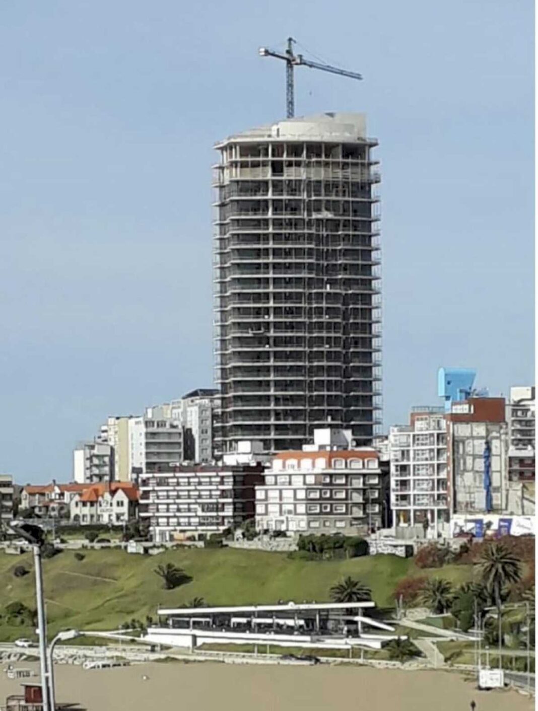 polemica-en-mar-del-plata-por-la-construccion-de-una-torre-de-125-metros-en-una-zona-residencial