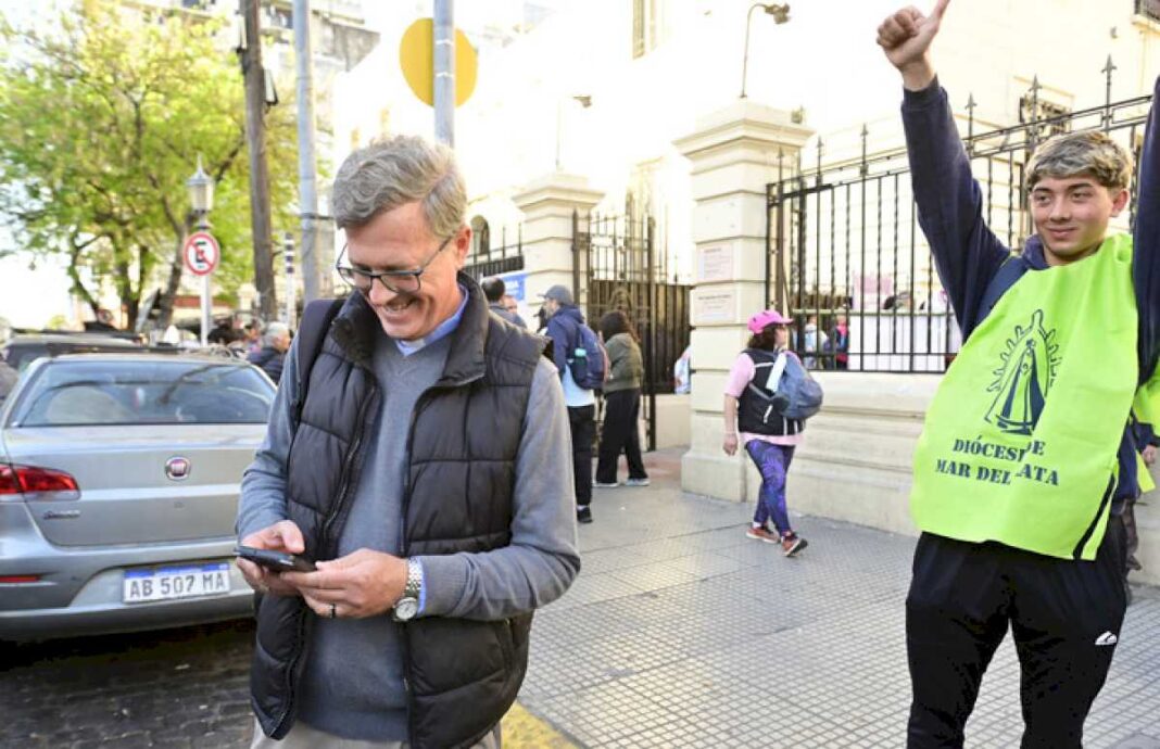 peregrinacion-a-lujan:-el-mensaje-del-arzobispo-jorge-garcia-cuerva,-que-caminara-los-60-kilometros-con-la-homilia-en-la-mochila-para-ser-primer-peregrino